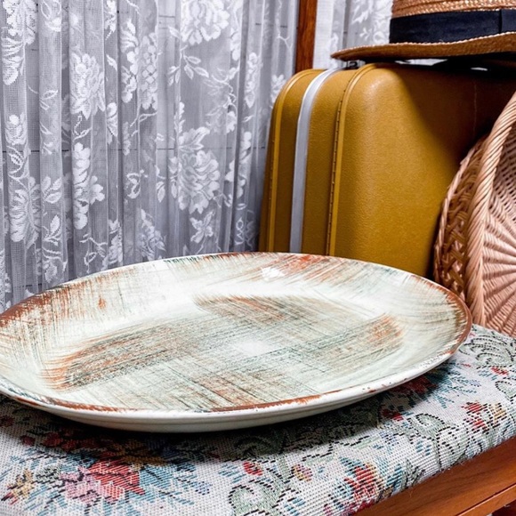 Rustic Style Multi-Colored Oval Plate - Picture 2 of 3